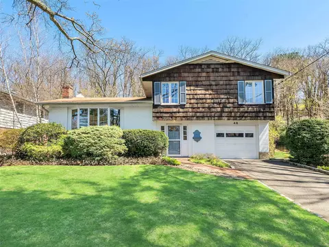 48 Roger Dr, North Hempstead, NY 11050