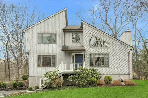 1 Scala Ct, Cortlandt, NY 10548