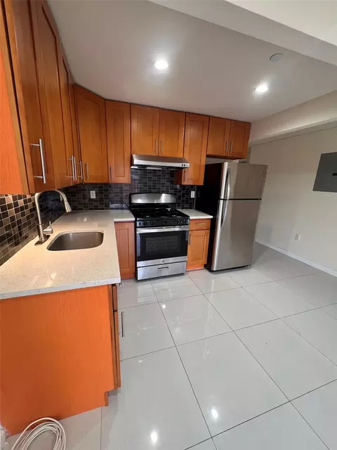 42-06 164 St, Flushing, NY 11358 photo 1
