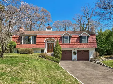 28 Greentree Ct, Northport, NY 11768