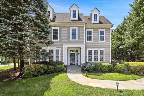 39 High Point Cir, Rye Brook, NY 10573