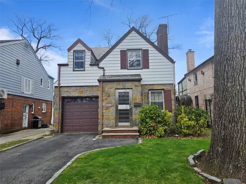 18645 Grand Central Pkwy, Jamaica, NY 11432