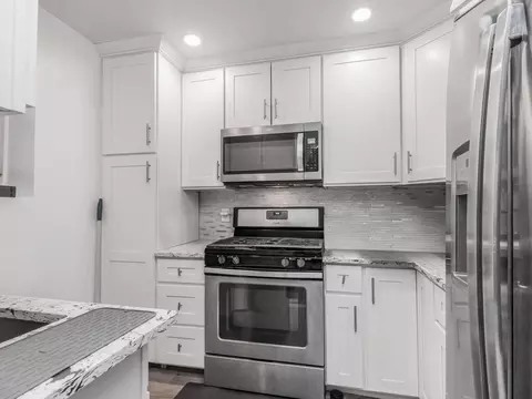 208 Centre Ave #1J, New Rochelle, NY 10805