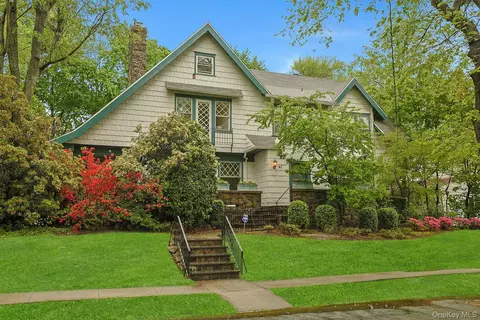 67 Bon Air Ave, New Rochelle, NY 10804
