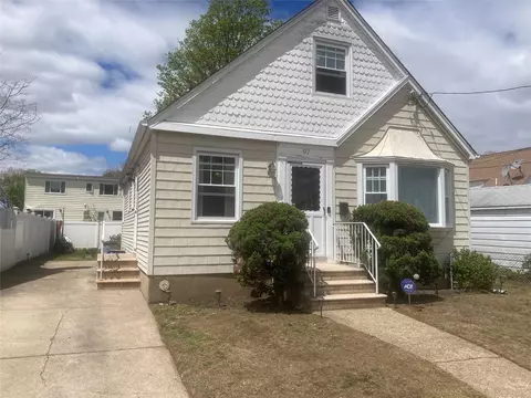 97 Todd Rd, Valley Stream, NY 11580