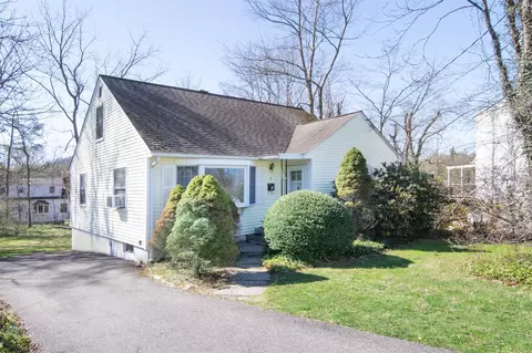 5 Amawalk Ct, Ossining, NY 10562