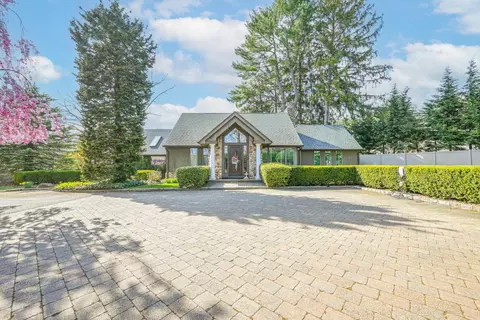 527 Deer Park Ave, Dix Hills, NY 11746