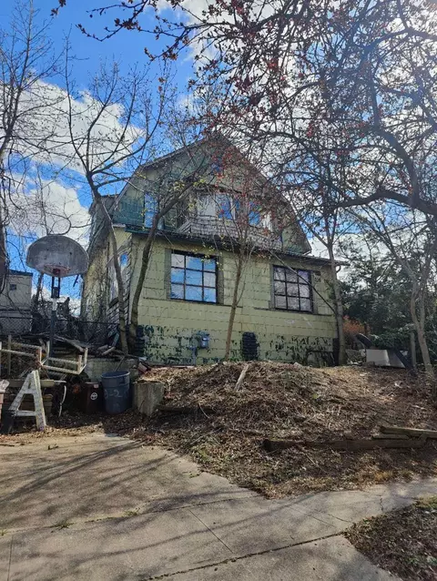 21820 36th Ave, New York, NY 11361