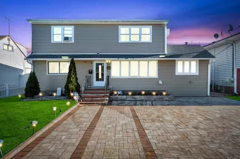 165 Wilfred Blvd, Hicksville, NY 11801