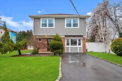 710 Prospect Pl, Bellmore, NY 11710