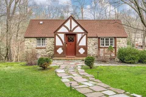 9 Bayard Ln S, Ramapo, NY 10901