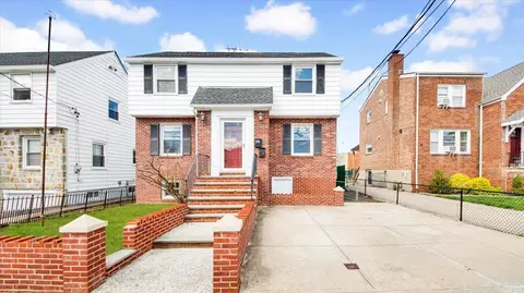 47 Aqueduct Ave, Yonkers, NY 10704