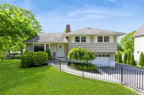 789 Warren Ave, Mount Pleasant, NY 10594