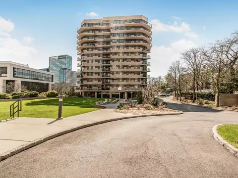 25 Rockledge Ave #117, White Plains, NY 10601
