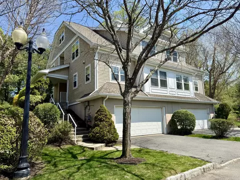 20 Roma Orchard Rd, Peekskill, NY 10566