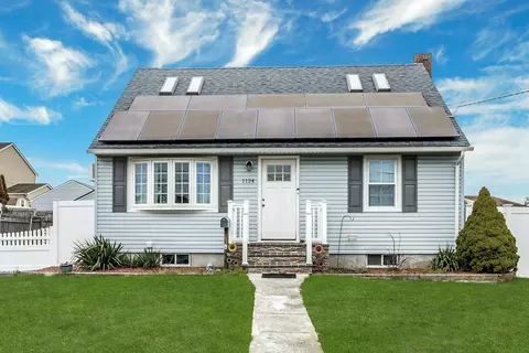 1124 14th St, West Babylon, NY 11704