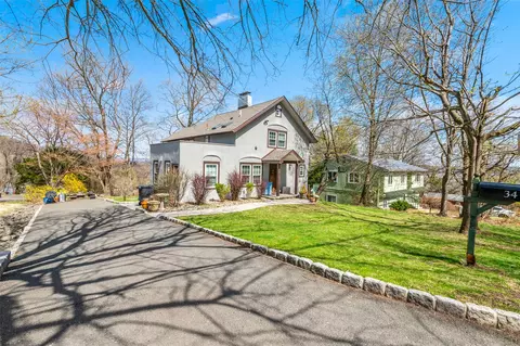 34 Dickinson Ave, Orangetown, NY 10960
