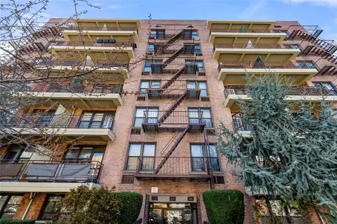 25-34 Crescent St #4H, New York, NY 11102