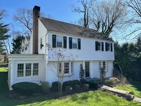 216 Park Ave, North Hempstead, NY 11030