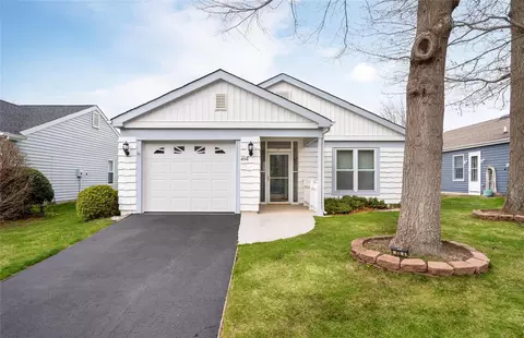 494 Cranston Ln, Ridge, NY 11961