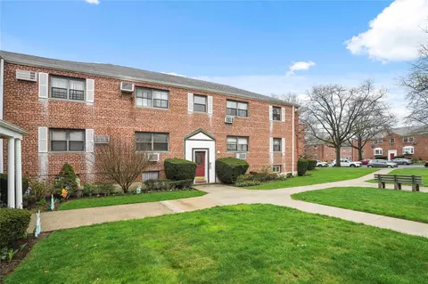 155-31 84th St #4L, Howard Beach, NY 11414