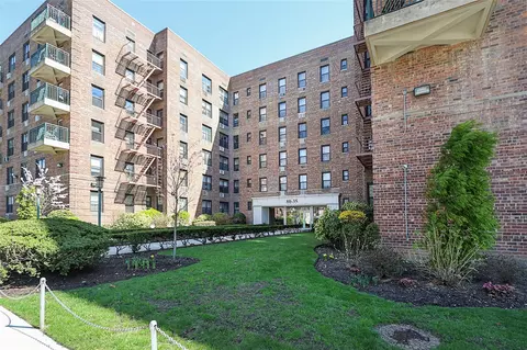 80-35 Springfield Blvd #6R, New York, NY 11427