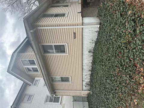 15844 77th Ave, New York, NY 11366