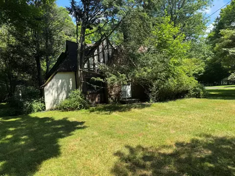 268 Cherry Ln, Ramapo, NY 10901