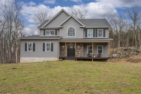 73 Wawayanda Rd, Warwick, NY 10990