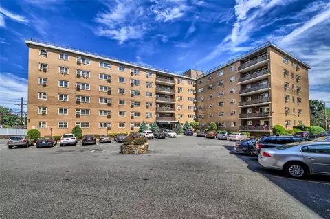 480 Halstead Ave #3H, Harrison, NY 10528