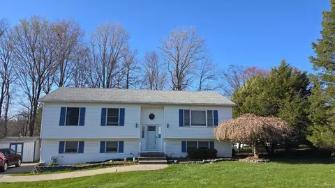 4 Massachusetts Dr, Newburgh, NY 12550