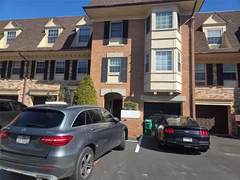 208-07 Estates Dr, New York, NY 11360