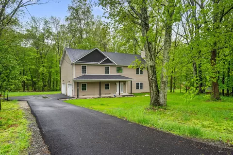 94 Fair Oaks Rd, Wallkill, NY 10940