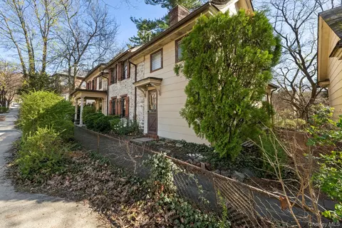 Exterior - 5122 Post Rd, New York, NY 10471 photo 3 of 6