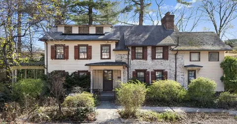 5122 Post Rd, New York, NY 10471