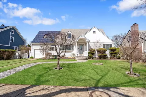 487 Baldwin Ave, Baldwin, NY 11510