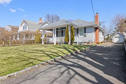 120 Clinton Ave, Huntington, NY 11743