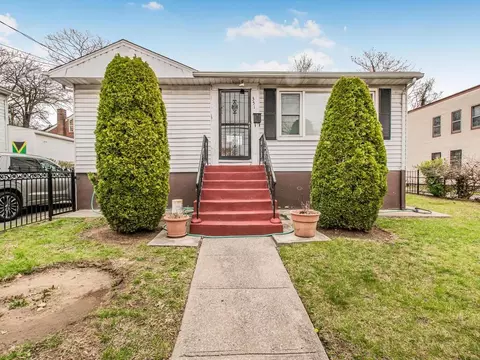351 S 6th Ave, Mount Vernon, NY 10550