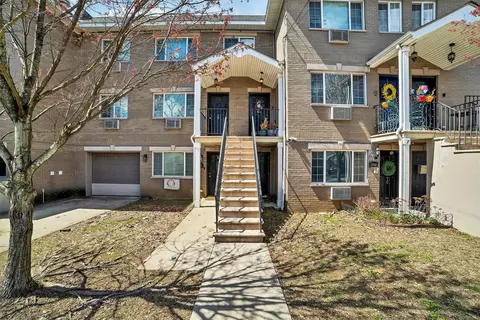 3703 Pratt Ave #1B, New York, NY 10466