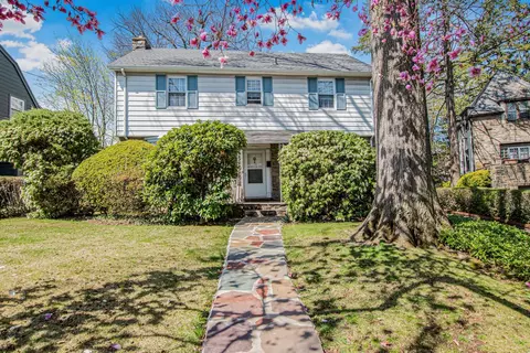 42 Cumberland Dr, Yonkers, NY 10704