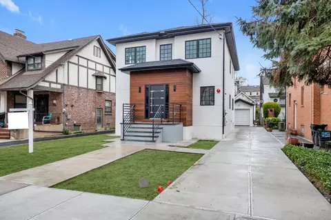 3369 164th St, Flushing, NY 11358