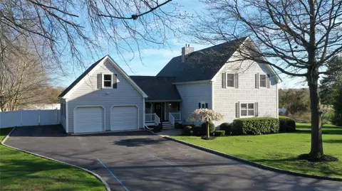 1485 Sound Ave, Calverton, NY 11933