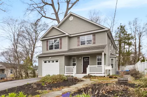 3 Schaefer St, Huntington Station, NY 11746
