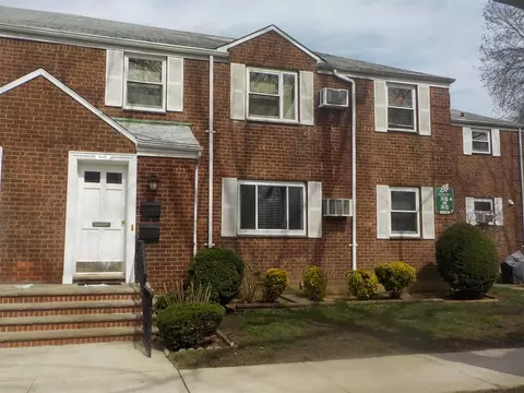 74-03 255th St #G-1, Glen Oaks, NY 11004