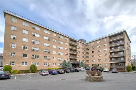 480 Halstead Ave #6T, Harrison, NY 10528