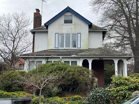16016 Riverside Dr, New York, NY 11357