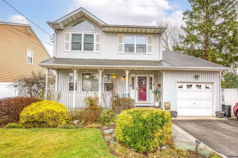 16 N Peach St, Bethpage, NY 11714
