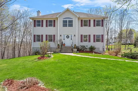 462 Cornwall Hill Rd, Patterson, NY 12563