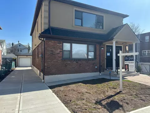 111-39 172 St, Jamaica, NY 11433