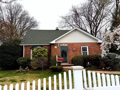 2735 Birch Ave, East Meadow, NY 11554